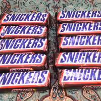 شکلات اسنیکرز با مغز بادام زمینی 50 گرمی بسته 5 عددی