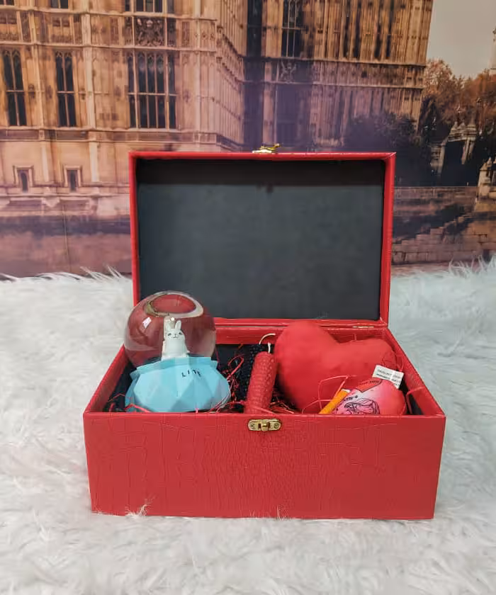 پک هدیه ولنتاین لوکس کد 104 مناسب خانم ها