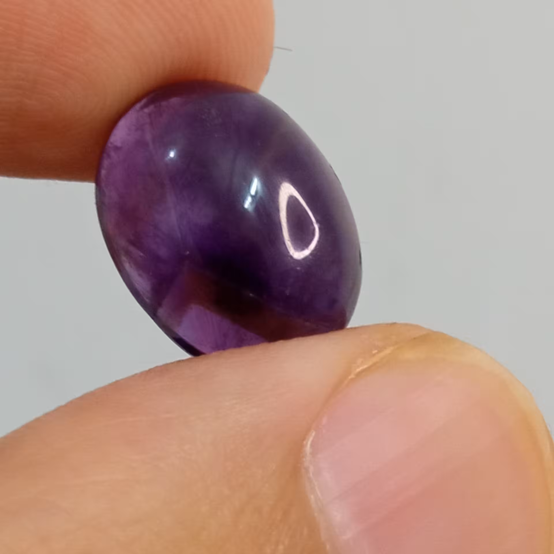 نگین زیبا از سنگ آمیتیست برزیل مناسب ساخت انواع زیور آلات 