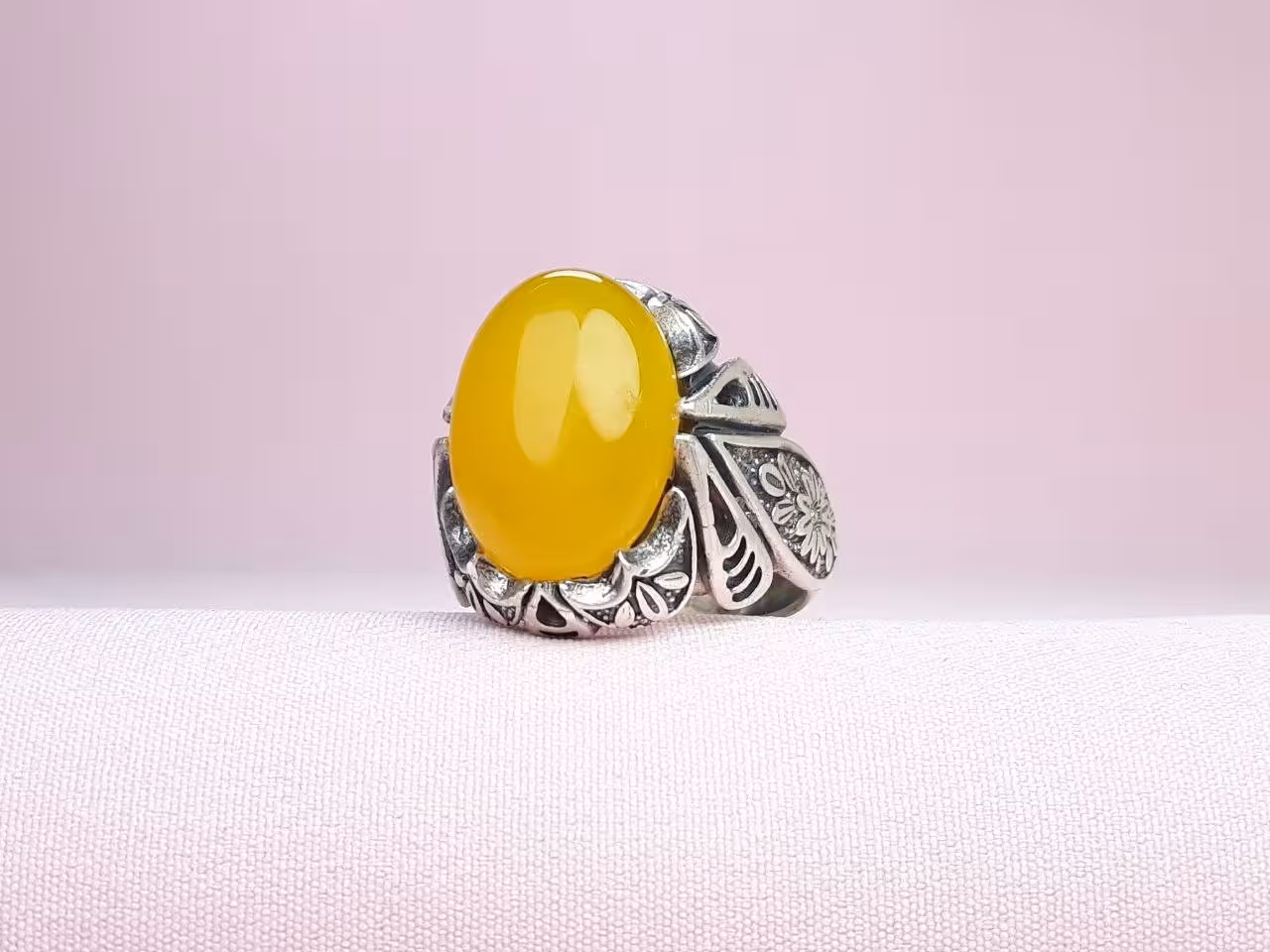 انگشتر عقیق زرد شرف الشمس طرح گل پایور