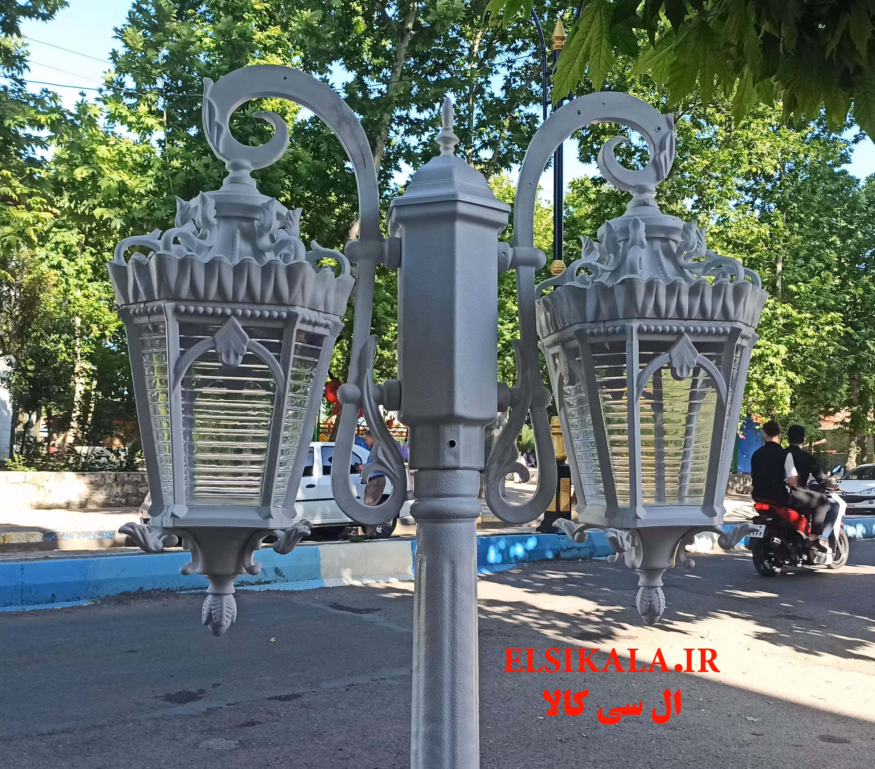 قیمت و خرید عمده چراغ حیاطی دوشعله آرمیتا مشکی مسی سفید کارتن 3 عددی فروش عمده