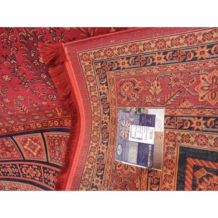 فرش ماشینی زمرد مشهد مدل کهنه نما زمینه لاکی