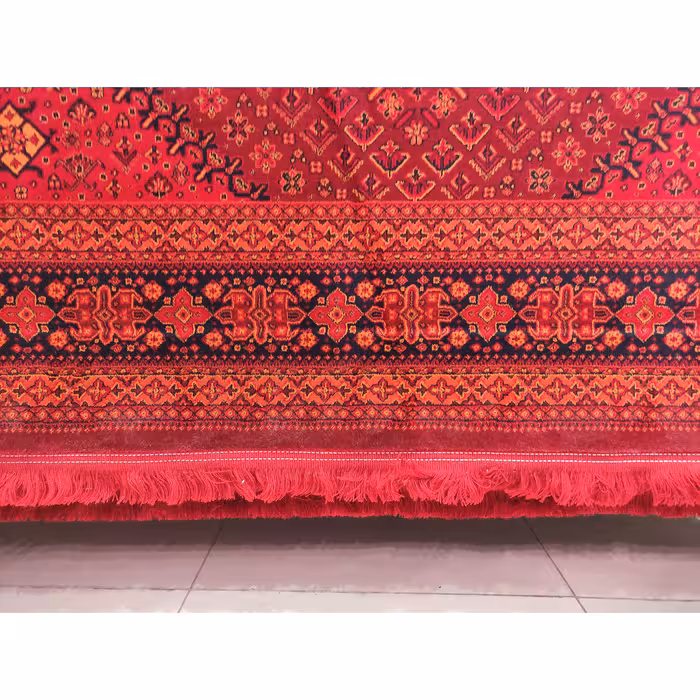 فرش ماشینی زمرد مشهد مدل کهنه نما زمینه لاکی