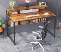 میز استودیویی و کامپیوتر اهورا