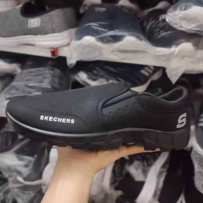 کفش اسکیچرز نرم و راحتی 