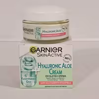 کرم مرطوب‌کننده گارنیر مناسب پوست خشک و حساس Garnier Hyaluronic Aloe Cream