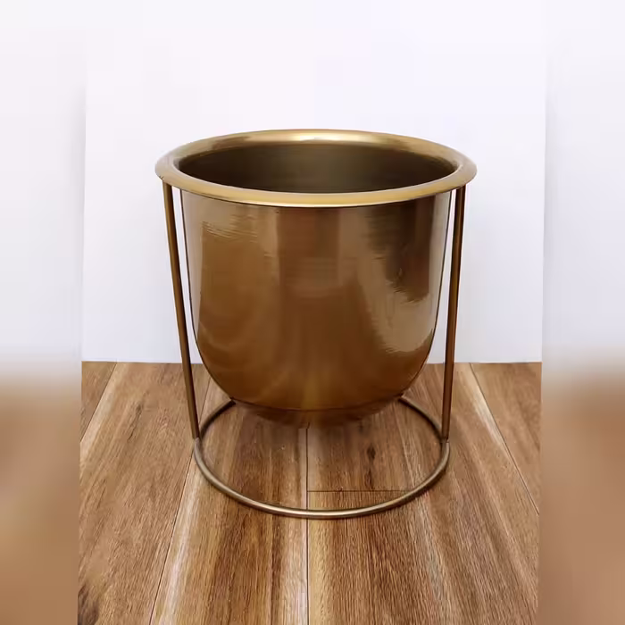 گلدان فلزی پایه دار  (قطر 17 سانتی متر) محکم و بادوام