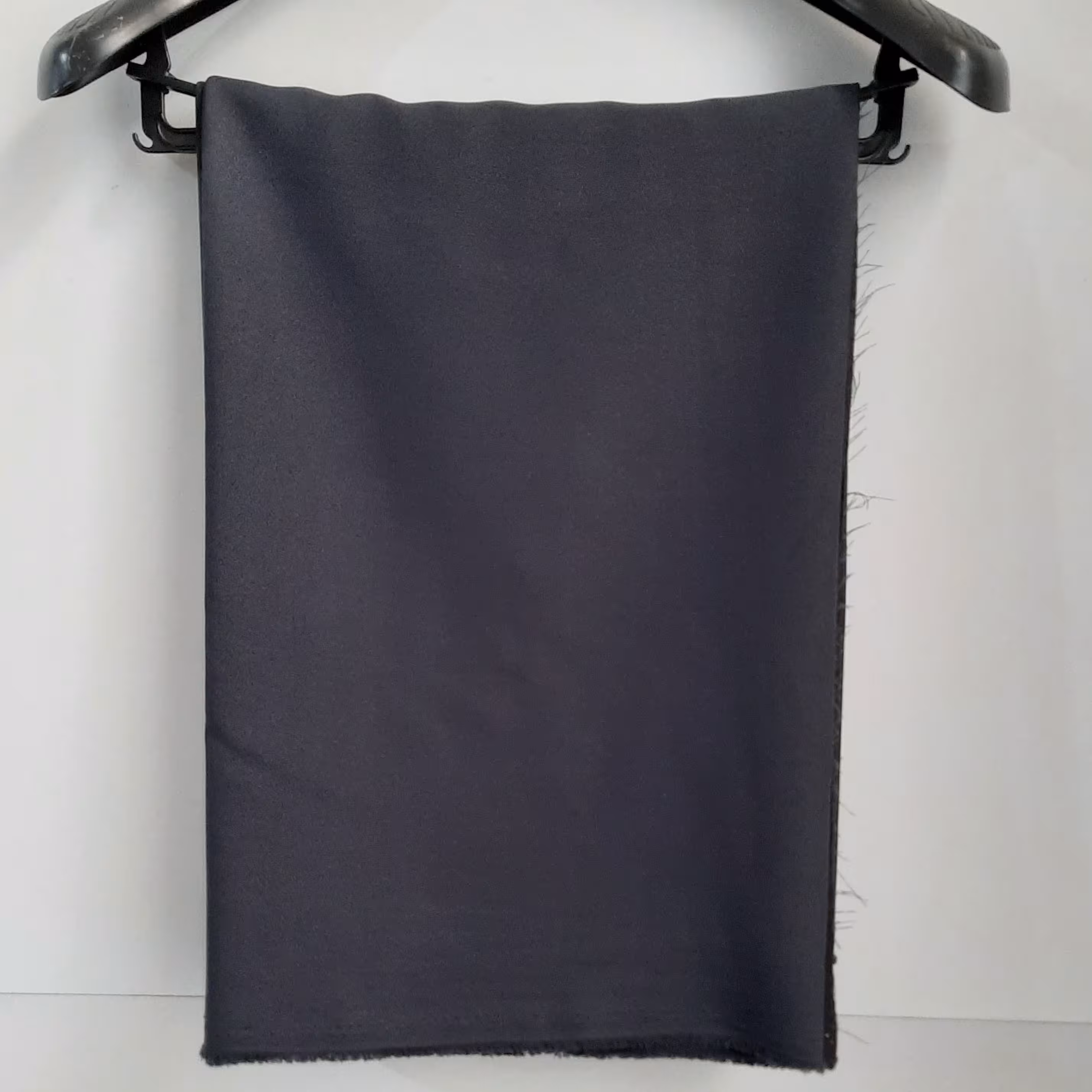 پارچه کرپ مازراتی قواره 2.5 متری .پارچه کرپ ساده .پارچه کرپ بوگاتی.پارچه مانتویی.پارچه طرحدار.پارچه نخی 