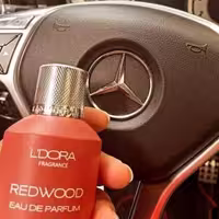 ادوپرفیوم مردانه مدل REDWOOD لدورا فرگرنس