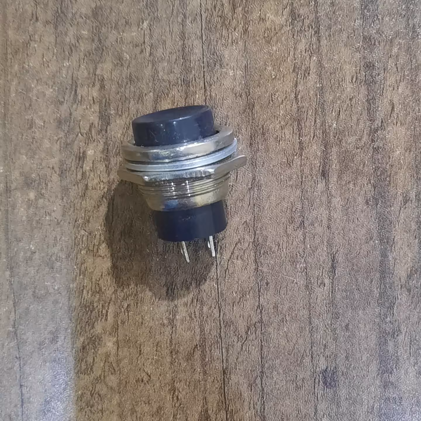 کلیدفشاری  فلزی