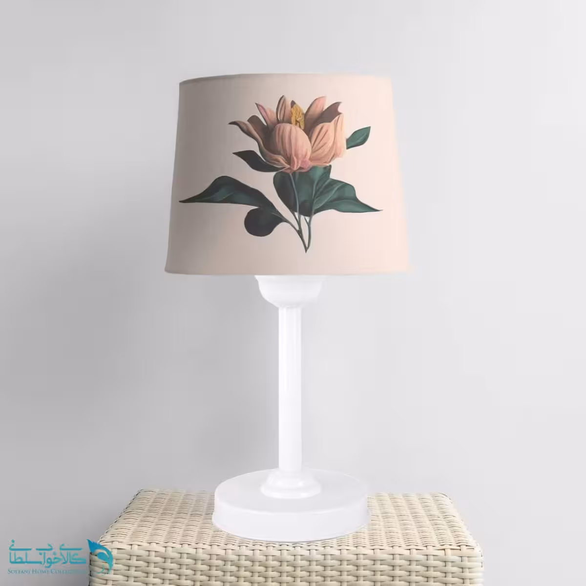 آباژور اتاق کودک طرح دختر هنرمند کد A4122