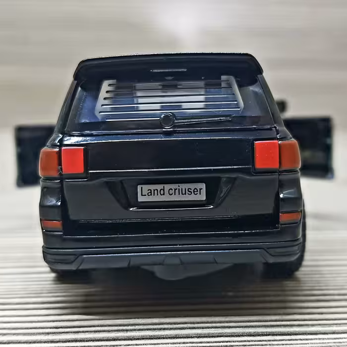 ماشین بازی مدل فلزی لندکروز طرح land criuser