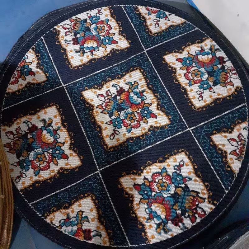 گلیم گرد طرح گل آرا(1در1)(هزینه ارسال باخریداروپس کرایه میباشد)