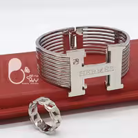 دستبند هرمس با انگشتر