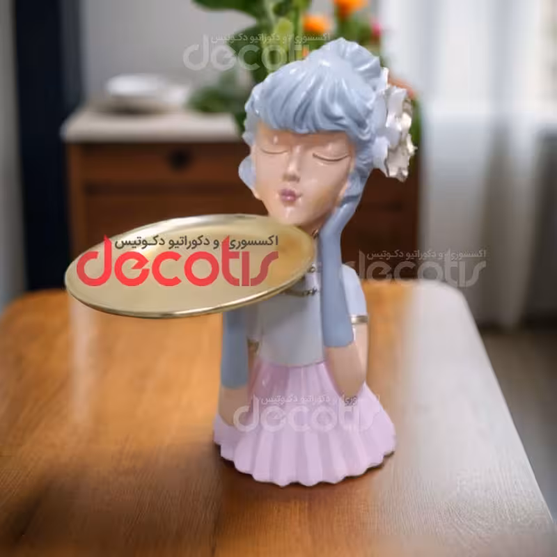 مجسمه دختر ارکیده سینی به دست کد صورتی