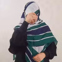 27 روسری نخی دور دست دوز قواره  135  برند سالینو مناسب 4 فصل ایستایی  خوبی داره