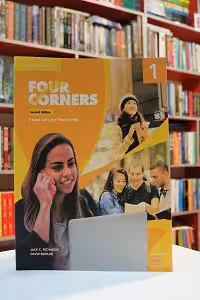 1 Four Corners 2nd Video Activity book