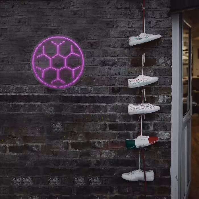 چراغ دیواری نئون دیزاین طرح Soccer-Ball-GL_PR