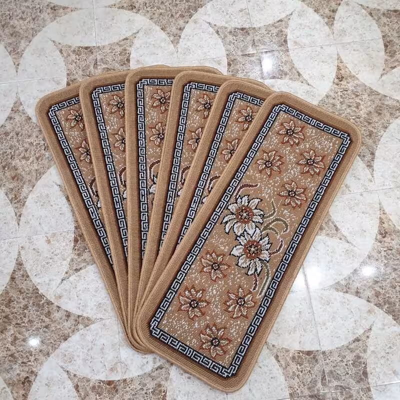 روپله ای گلیم طرح ورساچ بادامی(70در30)(هزینه ارسال باخریداروپس کرایه میباشد)