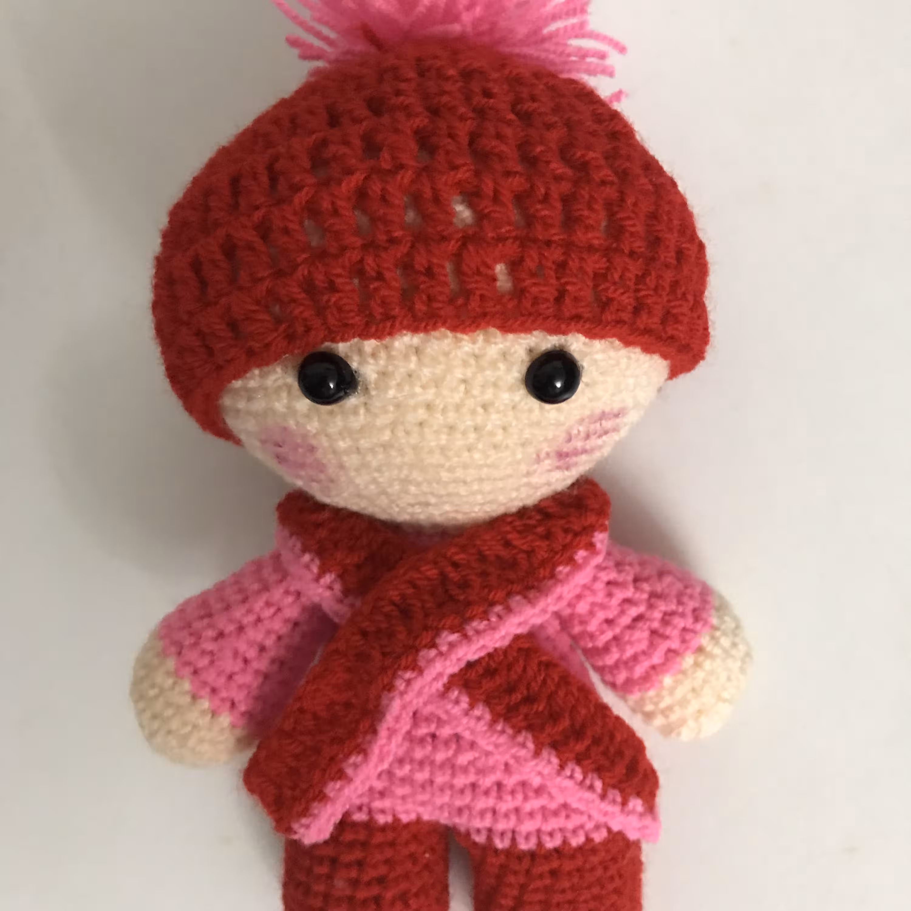 عروسک بافتنی دختر با کلاه و شال