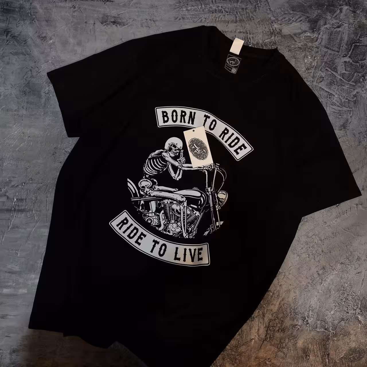 تیشرت طرح  BORN TO RIDE