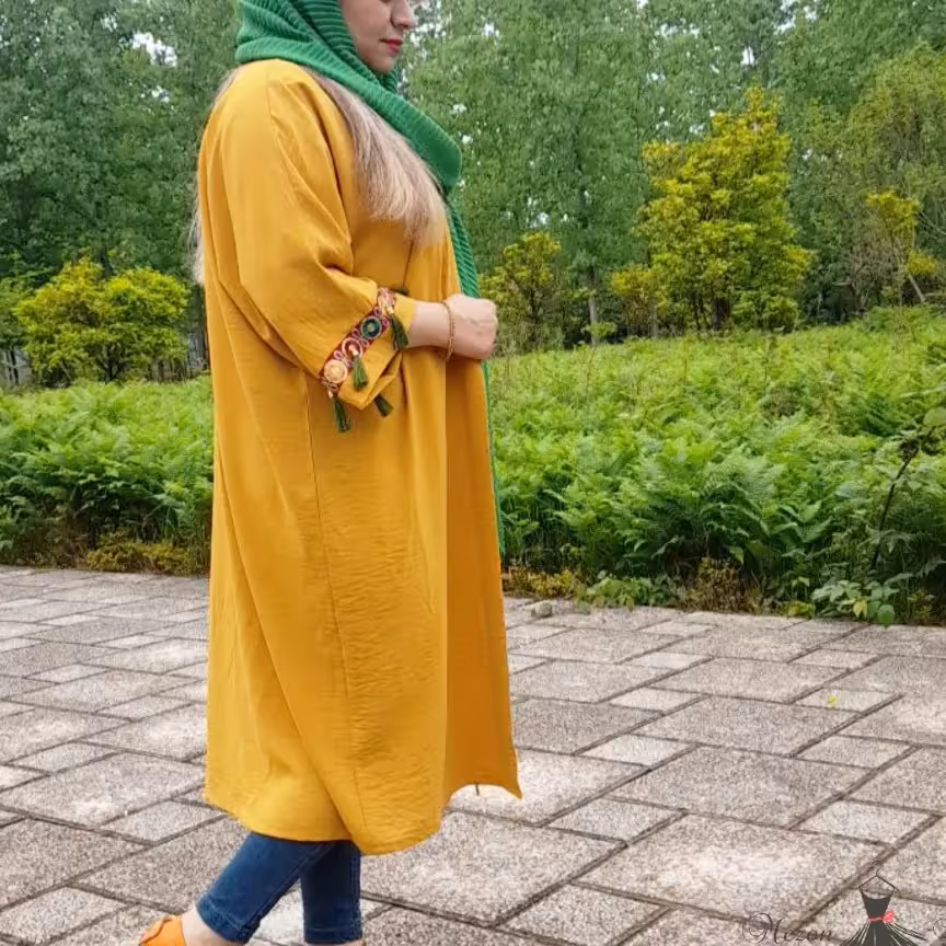 مانتو ابروبادی همراه با خرج کار دور آستین مدل کیمانو فری سایز بسیار زیبا وشیک دوخت مزونی 