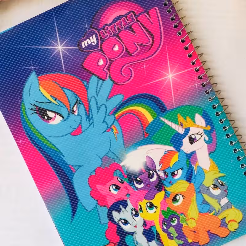 دفتر 50 برگ  جنس جلد طلقی با کیفیت  طرح پونی 