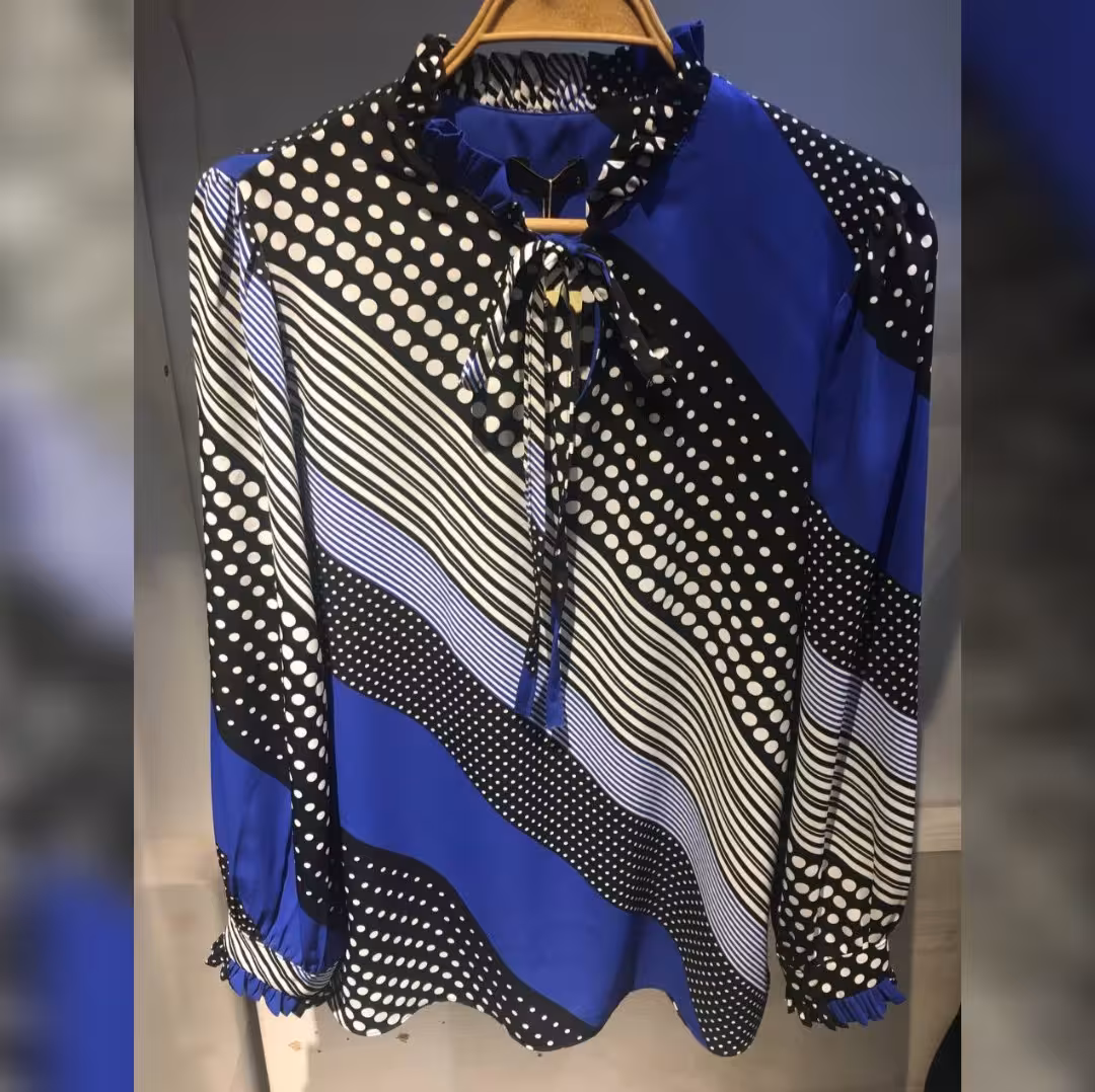 شومیز طرحدار زنانه مدل ویولا(یقه و آستین پیل)