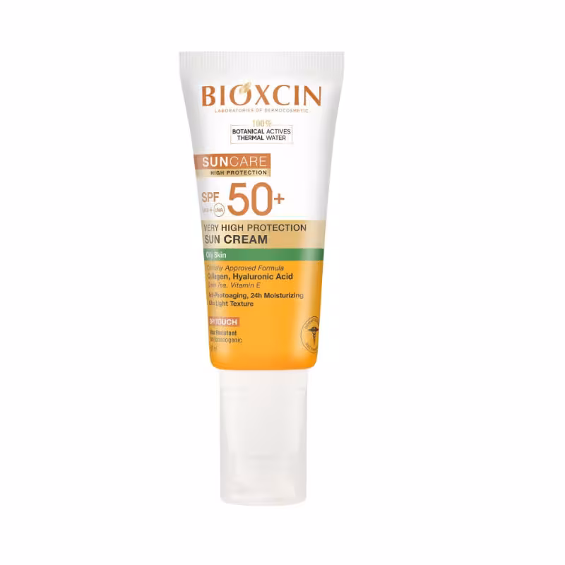 ضد آفتاب بی رنگ پوست چرب بیوکسین با spf 50 حجم 50 میل Bioxcin