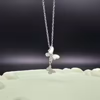 گردنبند جواهری پروانه مینیمال