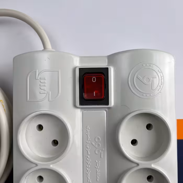  محافظ ولتاژ کاوه مدل صوتی تصویری کد 17M