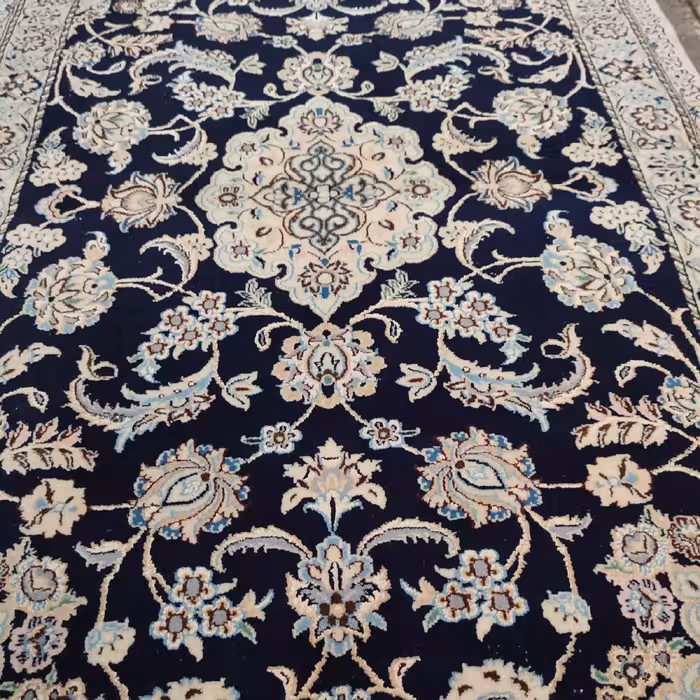 فرش دستباف یک متری مدل نایین D