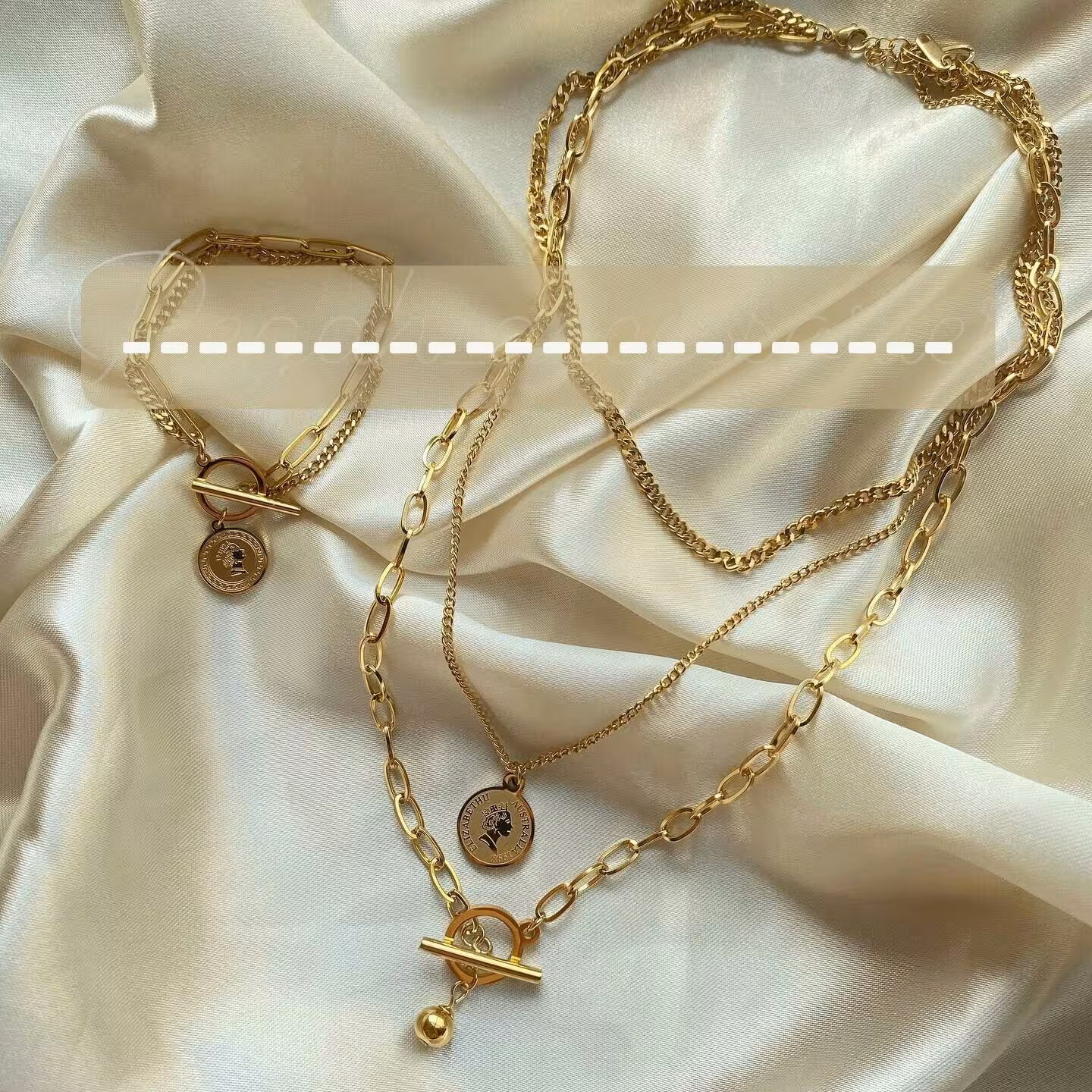 گردنبند دستبند سه ردیفه کارتیر ریز و متوسطو زنجیر بیضی شکل