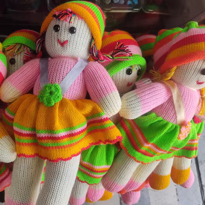 عروسک بافتنی 