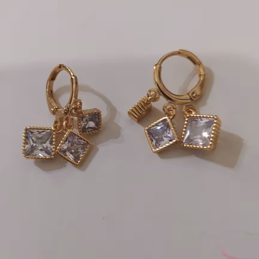 گشواره رنگ ثابت نگین دار