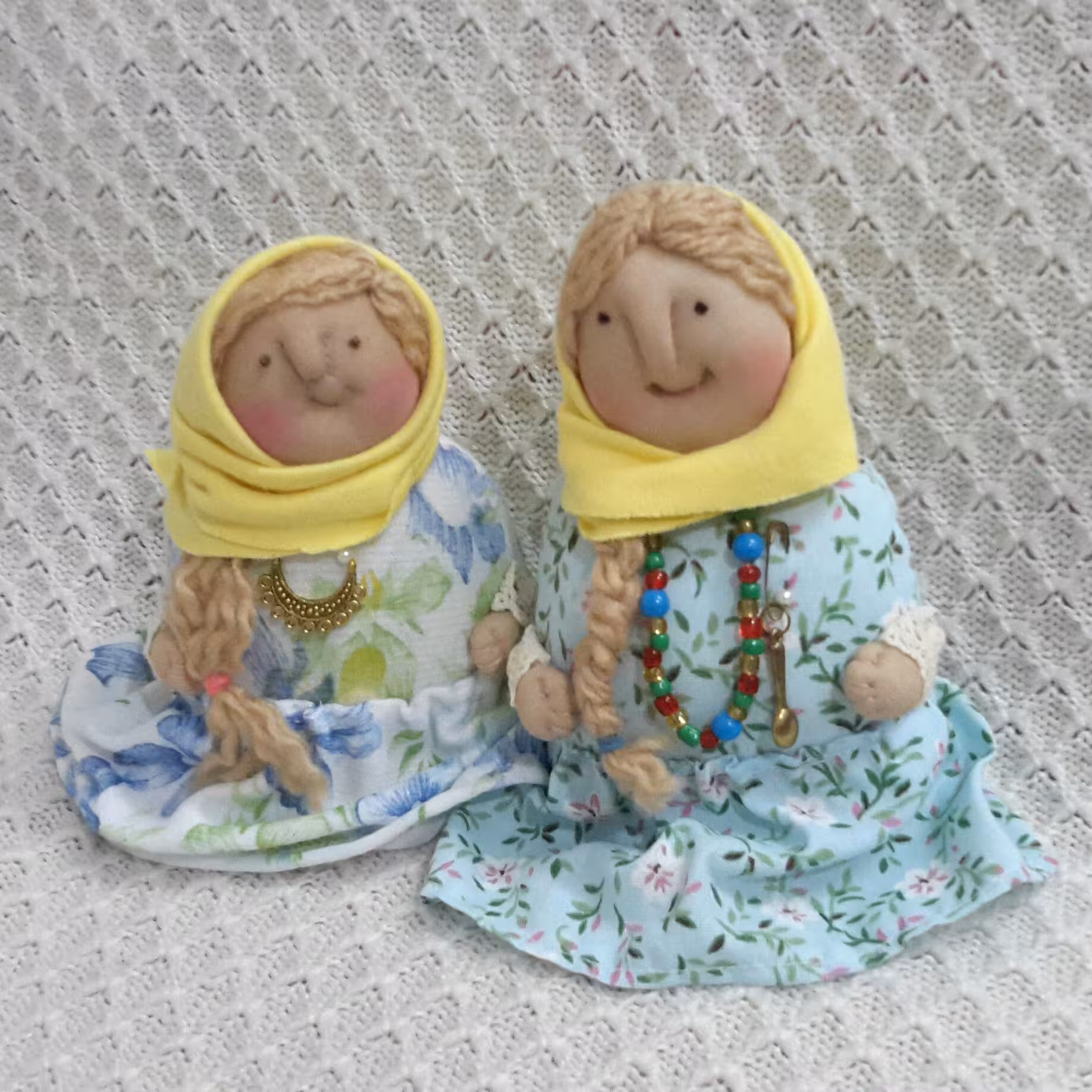 عروسکهای خواهر دوقلودست دوز سنتی هدیه پارچه گل گلی تزیینی دخترانه زنانه دکوری ارزان باکیفیت مناسب نوروز اجیل هفت سین