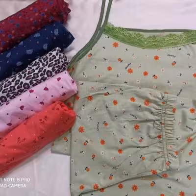 تیشرت و شلوار