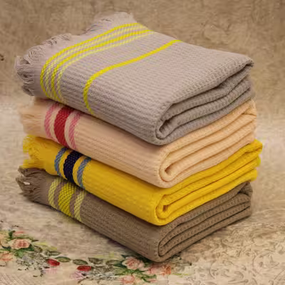 حوله استخری آشنا مدل پارچه ای سایز 140x80 سانتی متر