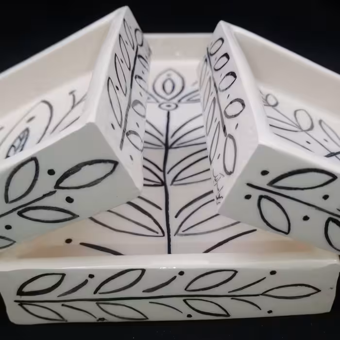 شیرینی خوری سرامیکی هیوا طرح میخک کد 10919380 مجموعه 3 عددی