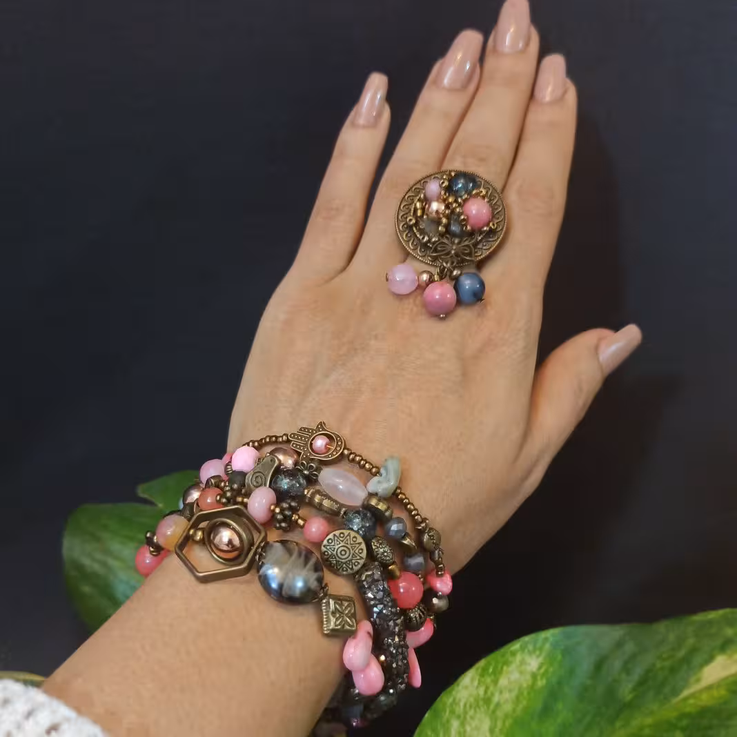 دستبند و انگشتری با تم طوسی صورتی