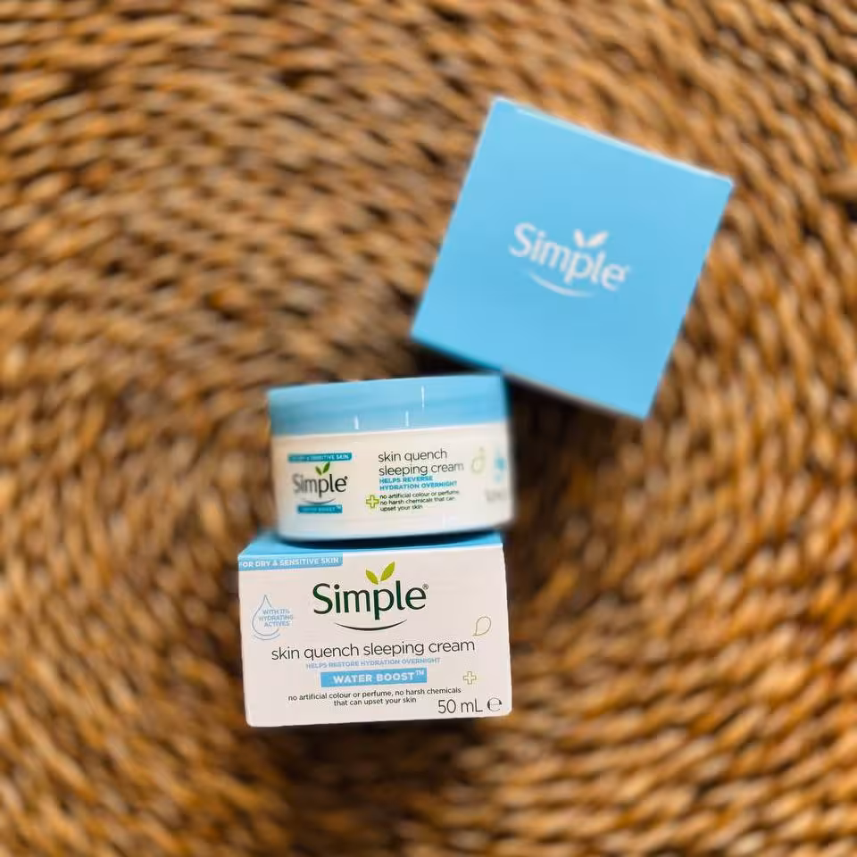 کرم مرطوب کننده و آبرسان شب سیمپل مدل water boost حجم 50 میل اورجینال