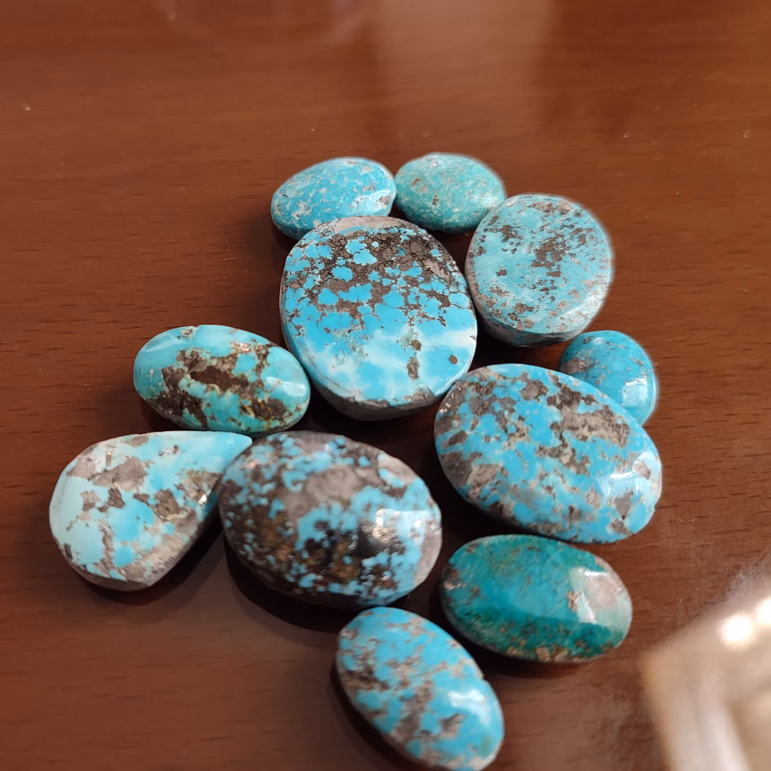 بارخونه نگین فیروزه کرمان خوش رنگ و طبع تراش و پولیش عالی