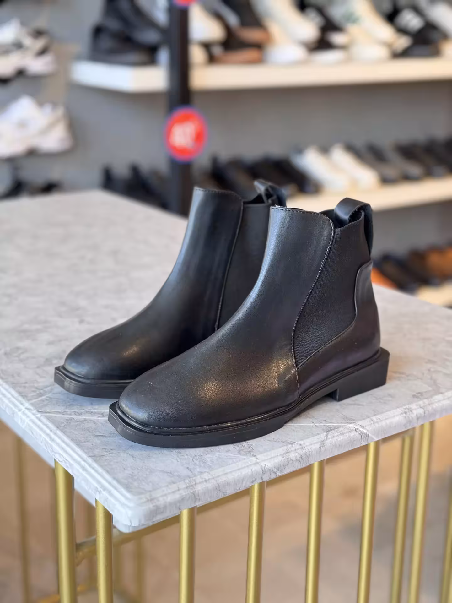 نیم بوت ساده کش دار کد N4-107 رنگ مشکی سایز 37