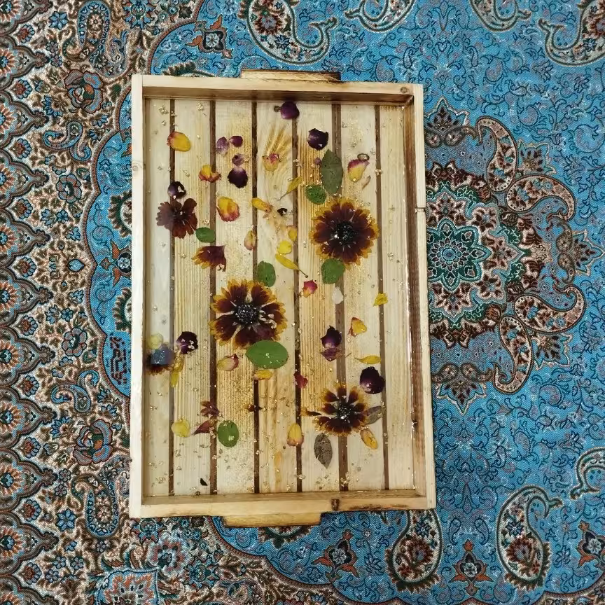 سینی چوبی رزینی پذیرایی کف سینی ضد آب و مقاومت حرارتی تا حدود 70 درجه سانتی گراد.