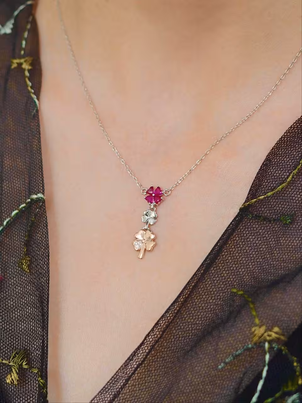 گردنبند گل زنانه نقره کد 20369