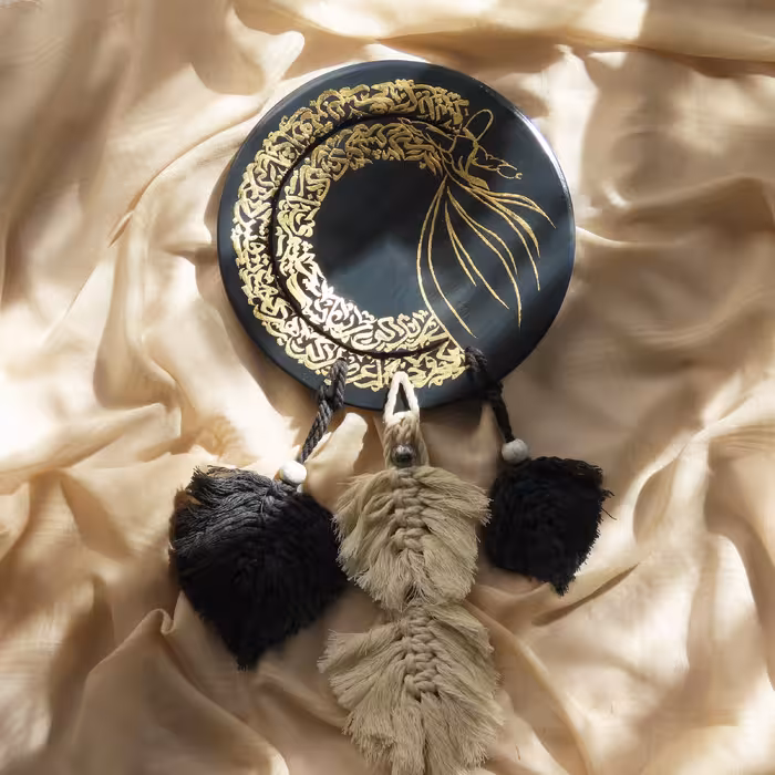 بشقاب و آینه دیوارکوب طرح سخن عشق کد 1090 مجموعه سه عددی