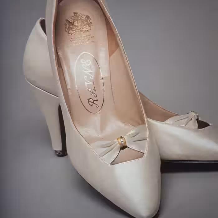 كتاب Rayne Shoes for Stars اثر Michael Pick انتشارات ACC Art Books