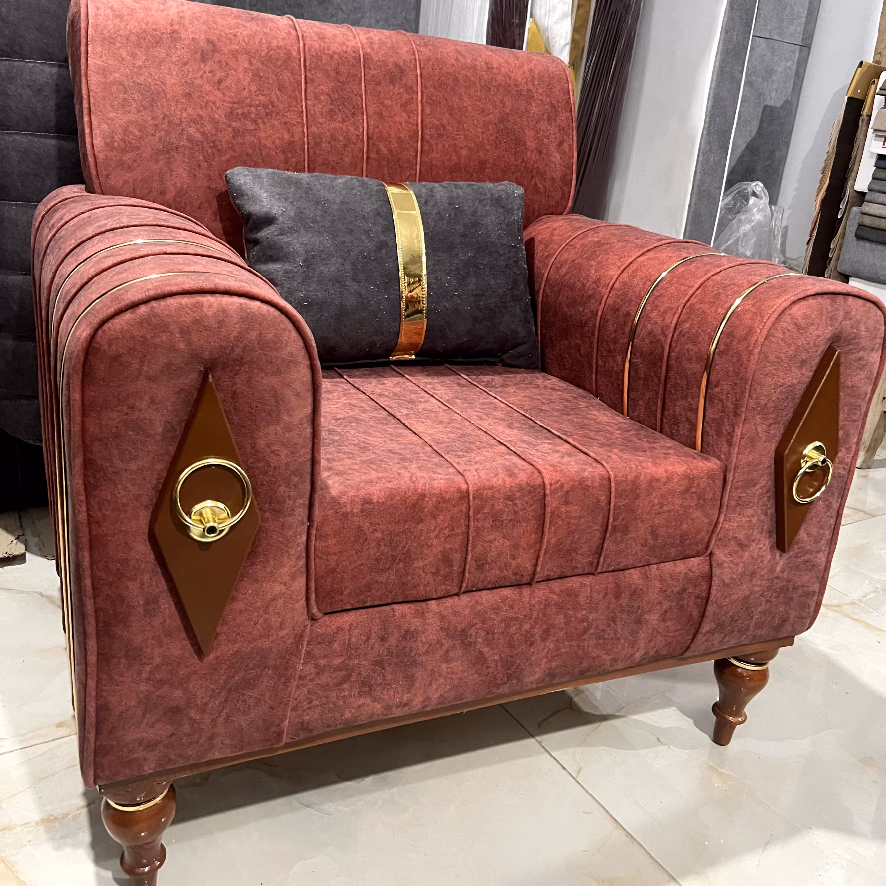 مدل نیو اسکارلت راحتی دارای ضمانت تنوع رنگ و جنس پارچه (ارسال ب صورت پس کرایه)