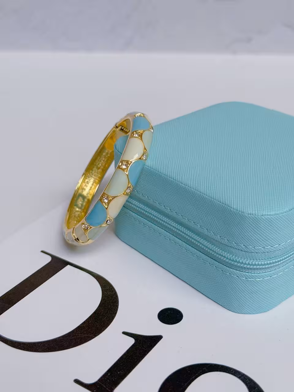 بنگل میناکاری ابی1276بنگل میناکاری/فری سایز و‌مناسب هرسایز مچ/وارداتی/ضدحساسیت/هرگونه بدلیجات از موادشوینده عطر ادکلن استخر عرق اسیدی دور باشند