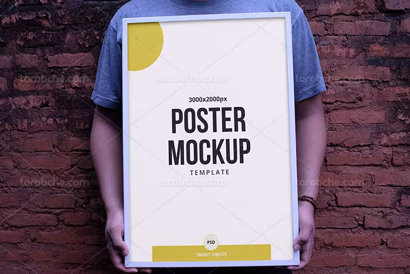 موکاپ قاب عکس مستطیلی در دست | گرافیک با طعم تربچه